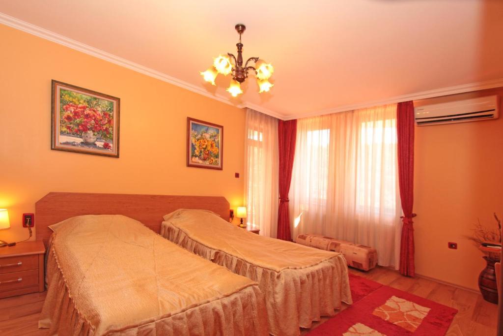 Family Hotel Silvestar Veliko Tarnovo Eksteriør billede