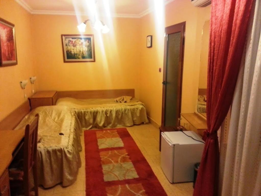 Family Hotel Silvestar Veliko Tarnovo Værelse billede