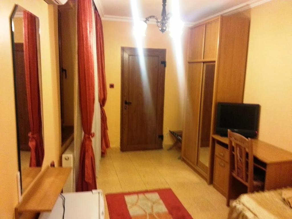 Family Hotel Silvestar Veliko Tarnovo Værelse billede